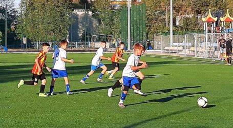 Кам`янчани з перемог розпочали першість Дніпропетровщини з футболу серед дитячих команд