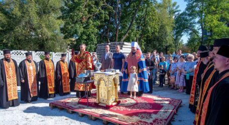 У Кам’янському у фундамент нового храму заклали наріжний камінь