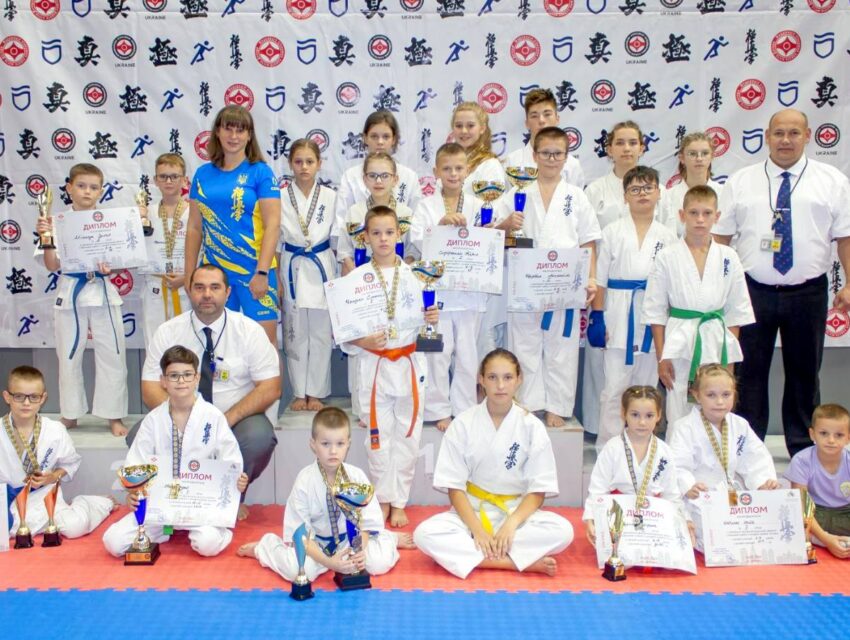 Каратисти з Кам’янського здобули понад 20 нагород на чемпіонаті Дніпропетровщини