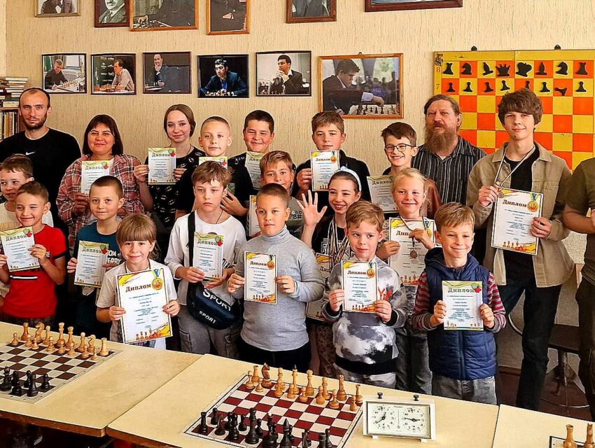 Віктор Гончар і Варвара Литвинова перемогли у шаховому турнірі в Кам`янському