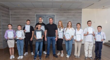 Юні кам’янчани за свої здобутки у навчанні отримали стипендію виконкому міськради