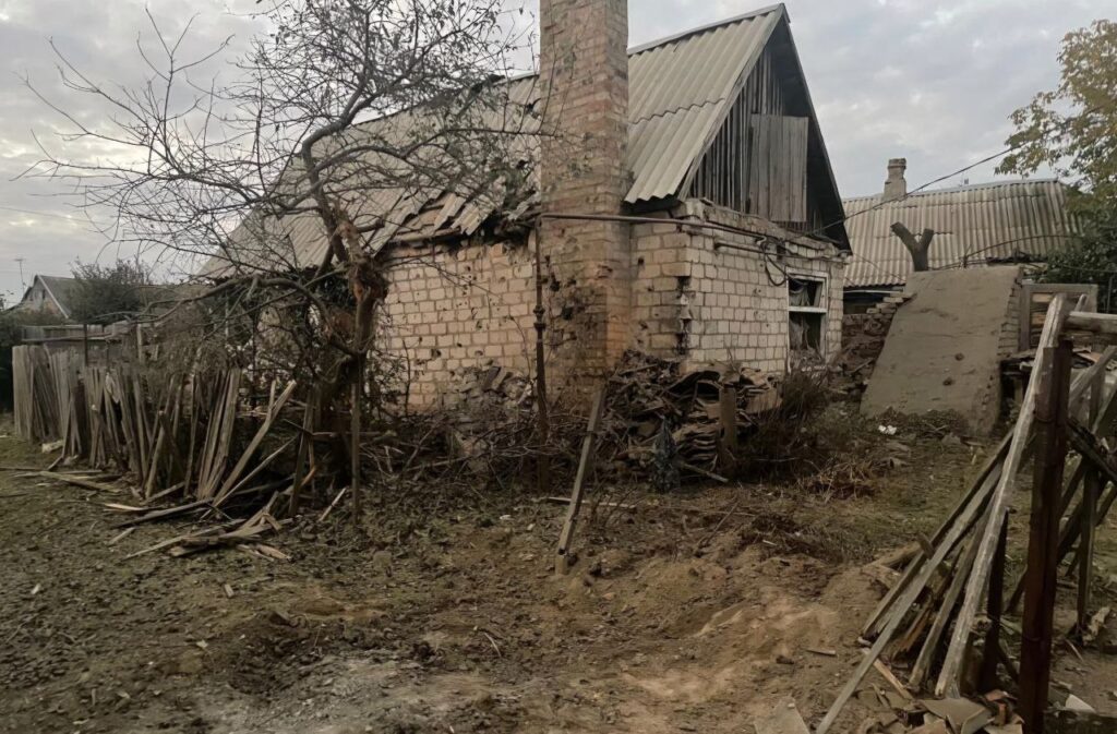 Через ворожу ракетну атаку по Кривому Рогу на Дніпропетровщині загинула людина, більше десятка постраждали - ФОТО