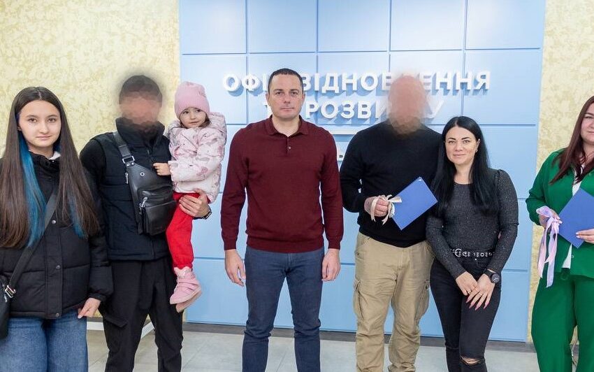 В Кам’янському родини військових отримали ключі від квартир