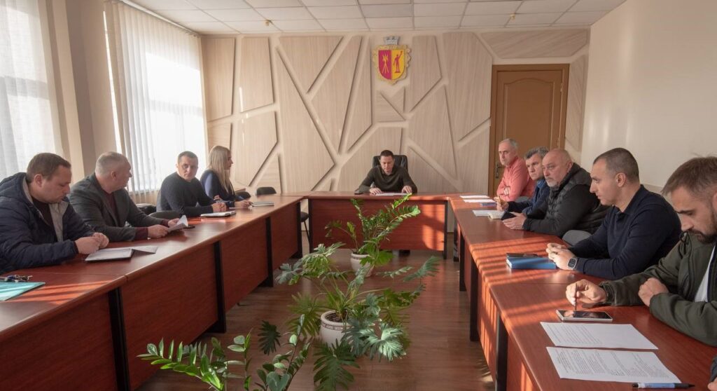 В першу чергу теплом забезпечать лікарні, дитсадки та школи: в Кам'янському на цьому тижні розпочнеться опалювальний сезон - ФОТО