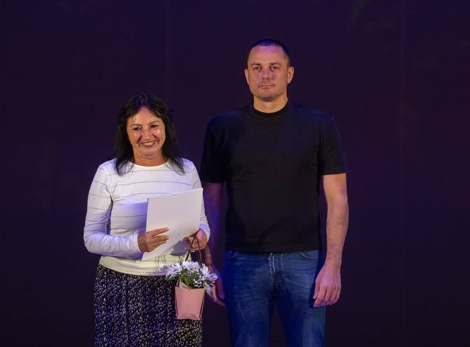В Кам'янському з професійним святом вітали освітян - ФОТО