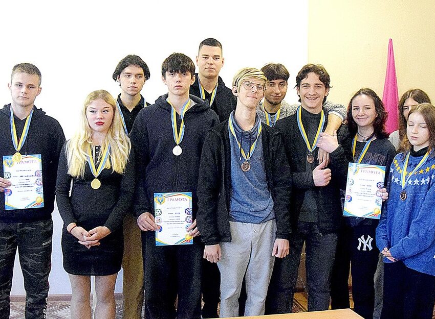 Команда шахістів Кам`янського коледжу інженерії та педагогіки стала першою в турнірі міжвишівської спартакіади