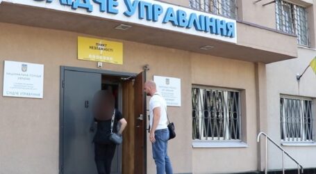 Підлітків з Кам’янського судитимуть за підпал авто військових