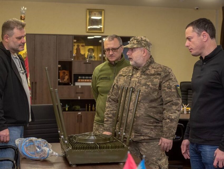 Чергову РЕБ-систему, виготовлену в Кам’янському, передали захисникам на фронт