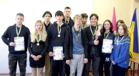 Команда шахістів Кам`янського коледжу інженерії та педагогіки стала першою в турнірі міжвишівської спартакіади