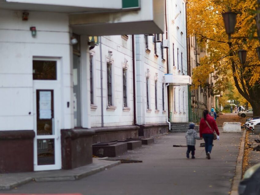 Ніч на Дніпропетровщині минула без атак, зранку ворог вдарив по одному з районів
