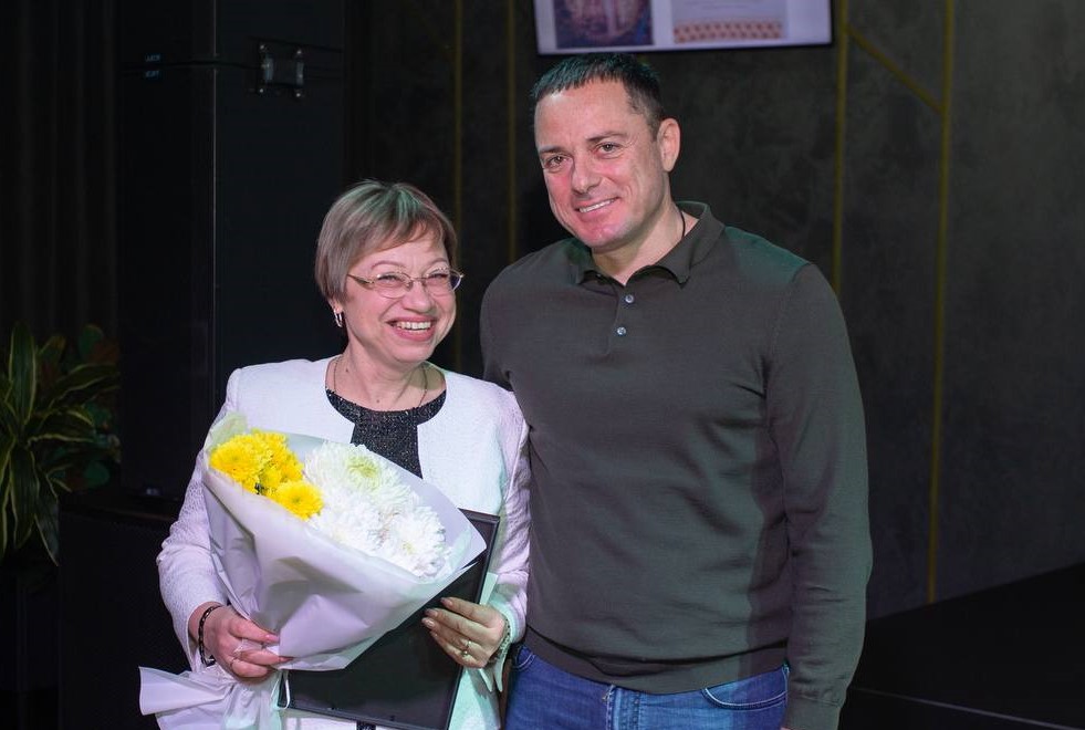 В Кам'янському сьогодні з професійним святом вітали працівників культури та майстрів народного мистецтва - ФОТО