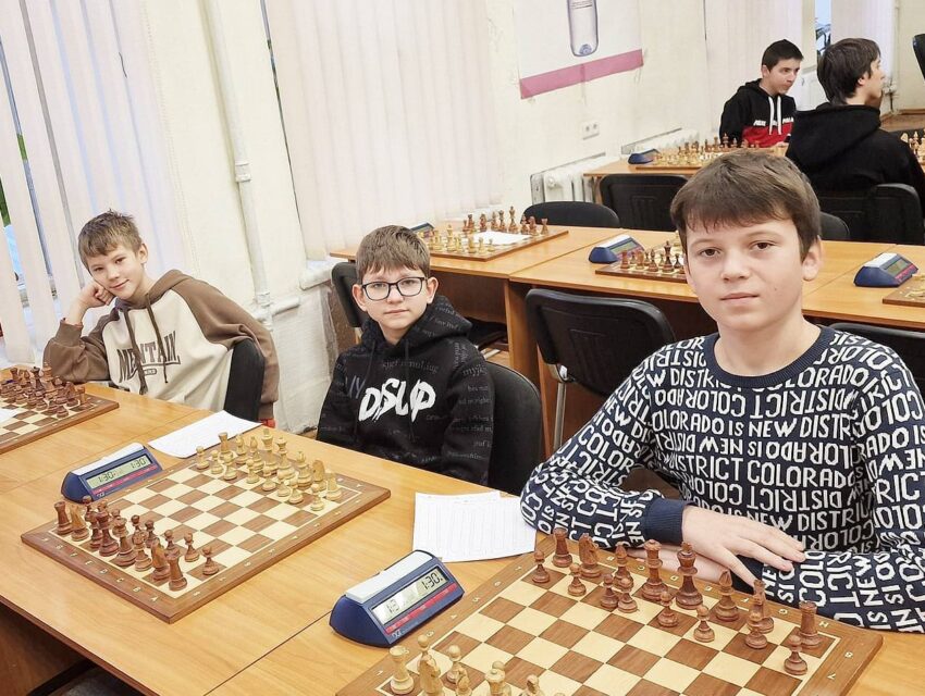 Юні шахісти з Кам`янського завершили ігри чемпіонату України