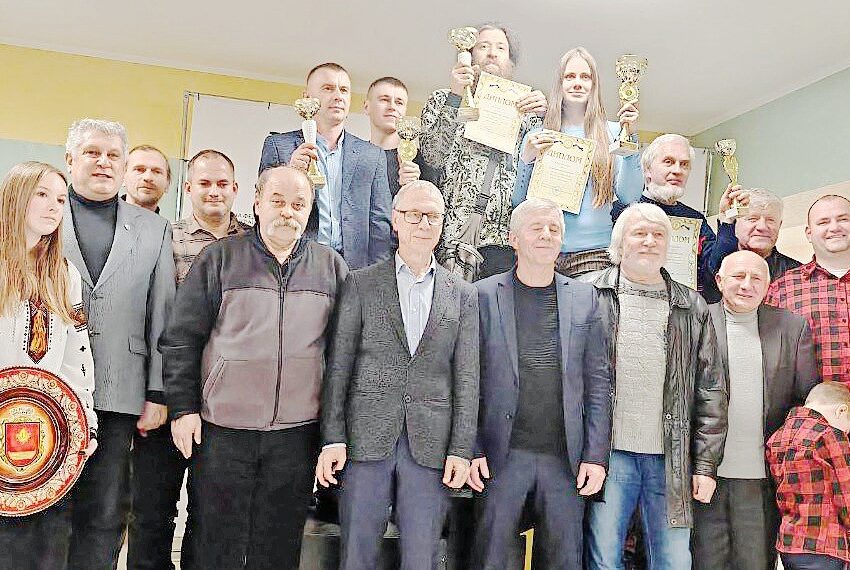 Кам`янчани лідирують в чемпіонаті України з шашок-64