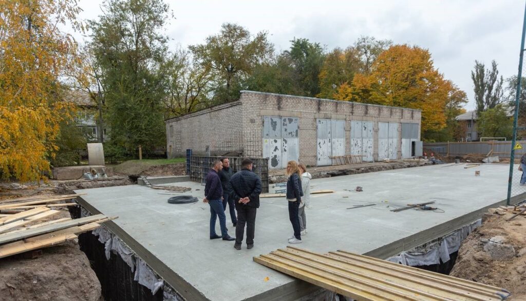 В Кам'янському тривають роботи з будівництва та розширення укриттів в освітніх закладах міста - ФОТО