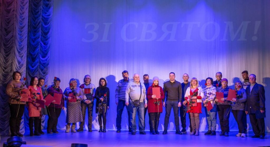 Трамваю Кам'янського 89: працівників підприємства привітали та нагородили - ФОТО