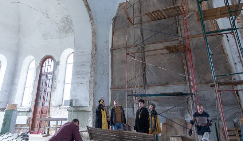 В Кам'янському відновлюють старовинну святиню - ФОТО
