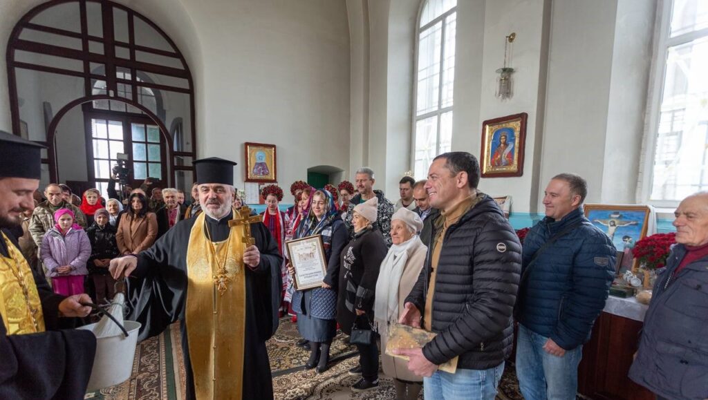 В Кам'янському відновлюють старовинну святиню - ФОТО