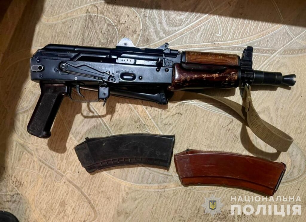 З автомата Калашникова розстріляв продавчиню магазину: на Дніпропетровщині затримали зловмисника - ФОТО