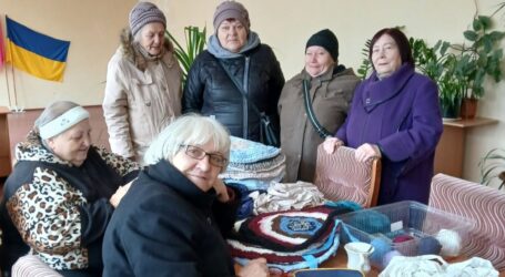 Мед, консерви та килимки для військових: в Кам’янському органи самоорганізації населення продовжують допомагати ЗСУ