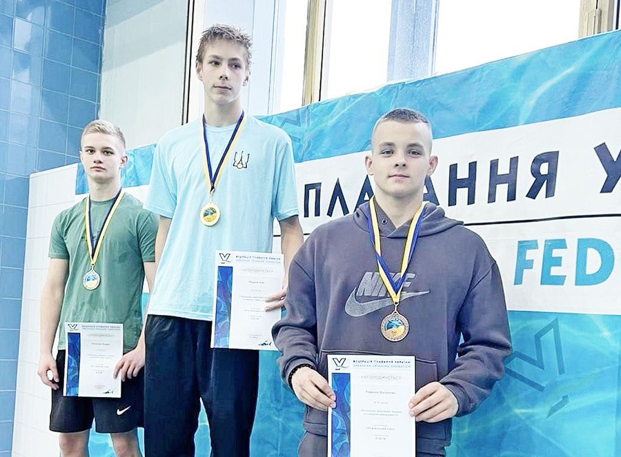 Двоє плавців з Кам`янського стали призерами чемпіонату України - ФОТО