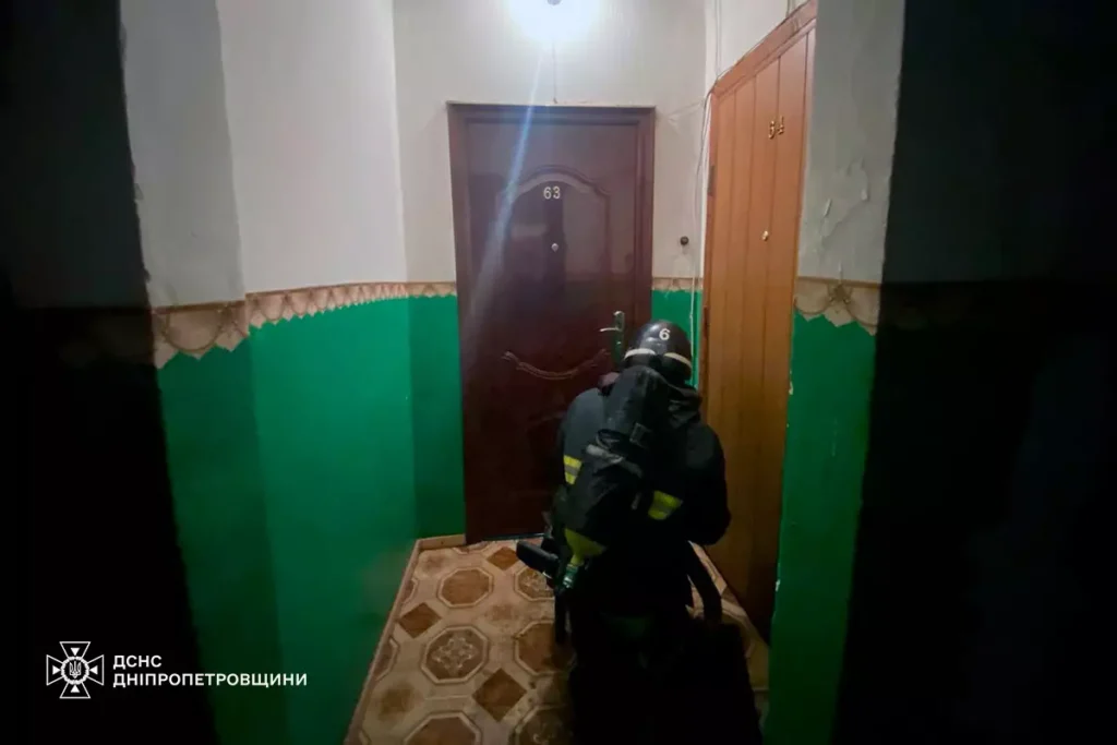 В Кам'янському у квартирі, де спалахнула пожежа, знайшли тіла двох людей - ФОТО