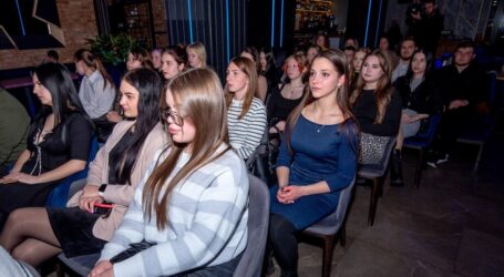 В Кам’янському молодь вітали з Днем студента