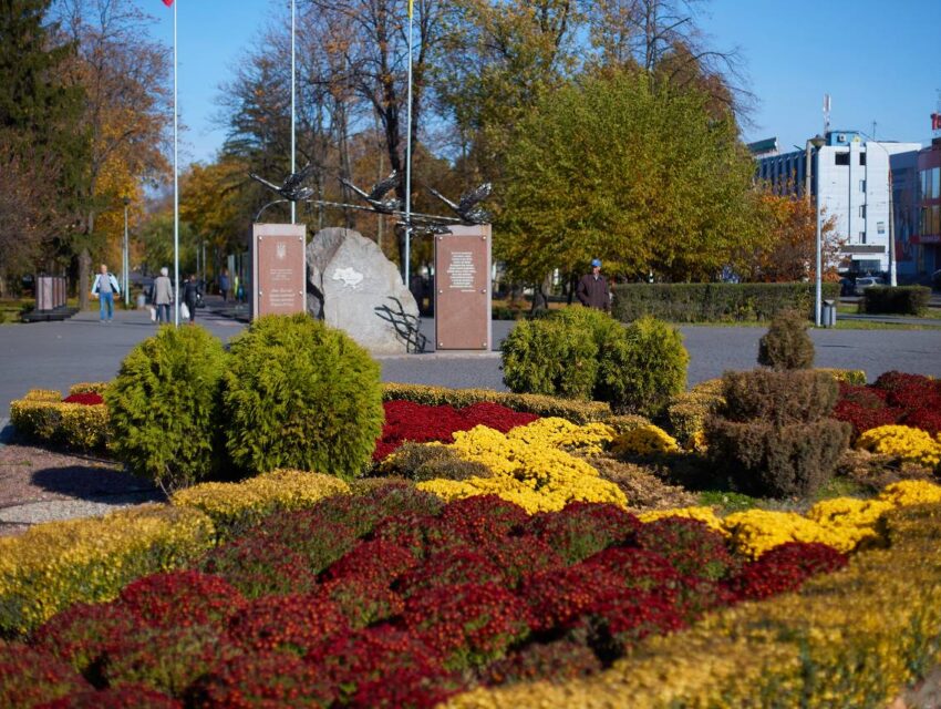 Внаслідок нічної атаки ворога на Дніпропетровщині пошкоджене промислове підприємство
