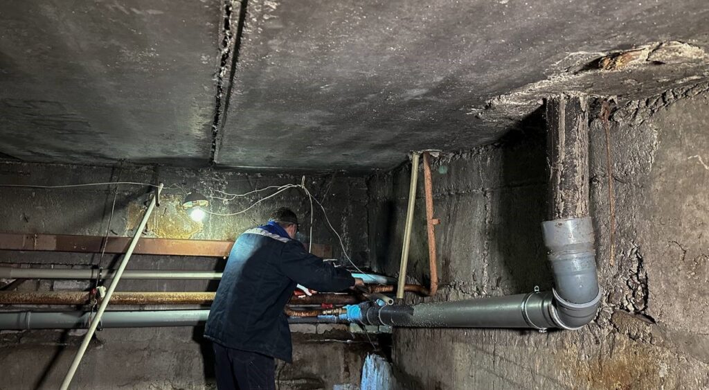 В Кам'янському продовжують ремонтувати житловий фонд міста - ФОТО