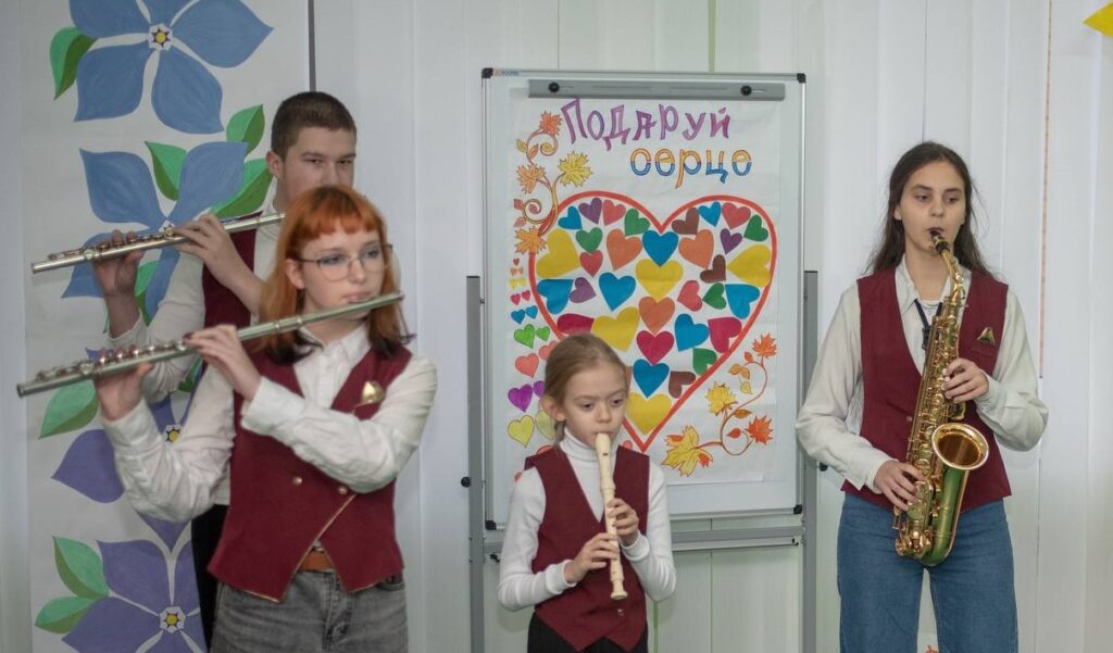 В Кам'янському у Міжнародний день людей з інвалідністю провели «День доброти» - ФОТО
