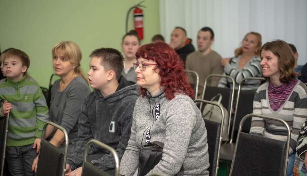 В Кам'янському у Міжнародний день людей з інвалідністю провели «День доброти» - ФОТО