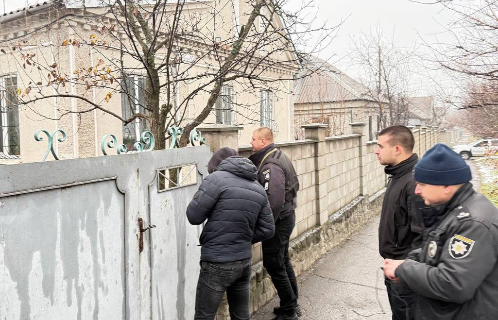 В Кам'янському затримали водія, який вчора ввечері на своєму авто на смерть збив жінку та втік - ФОТО
