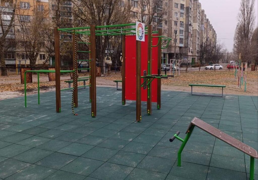 Допомога військовим, екологія міста, якість медобслуговування, спорт та оновлення книжкових фондів: результати реалізації проєктів «Бюджет участі. МІСТО» 2023-2024 рр. в Кам'янському - ФОТО