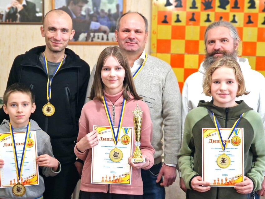 У Кам`янському змагались «шахові сім’ї»