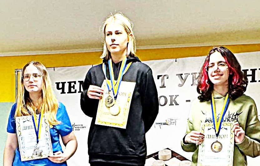 Кам`янчанка Аріна Федорченко стала абсолютною чемпіонкою України з шашок-64