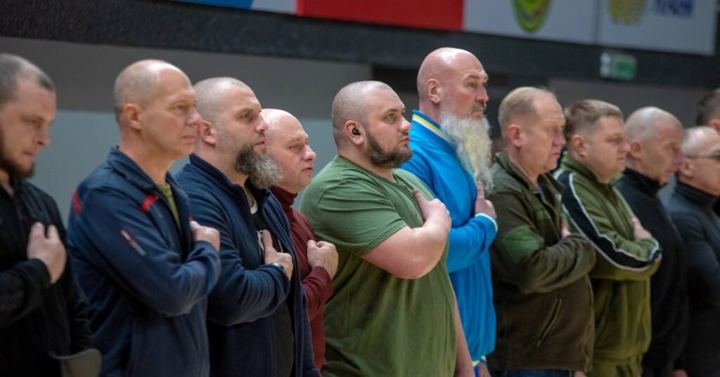 В Кам'янському ветерани та члени родин загиблих героїв взяли участь у спортивному заході - ФОТО