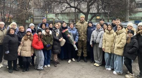 Освітяни та ліцеїсти Кам’янського передали військовим вже 41-й автомобіль