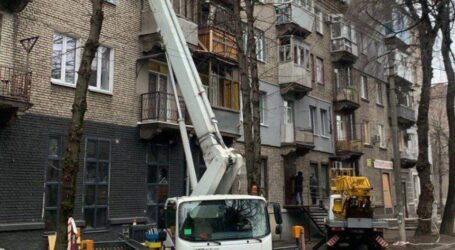 В Кам’янському ліквідовують наслідки падіння ворожого дрону у центрі міста