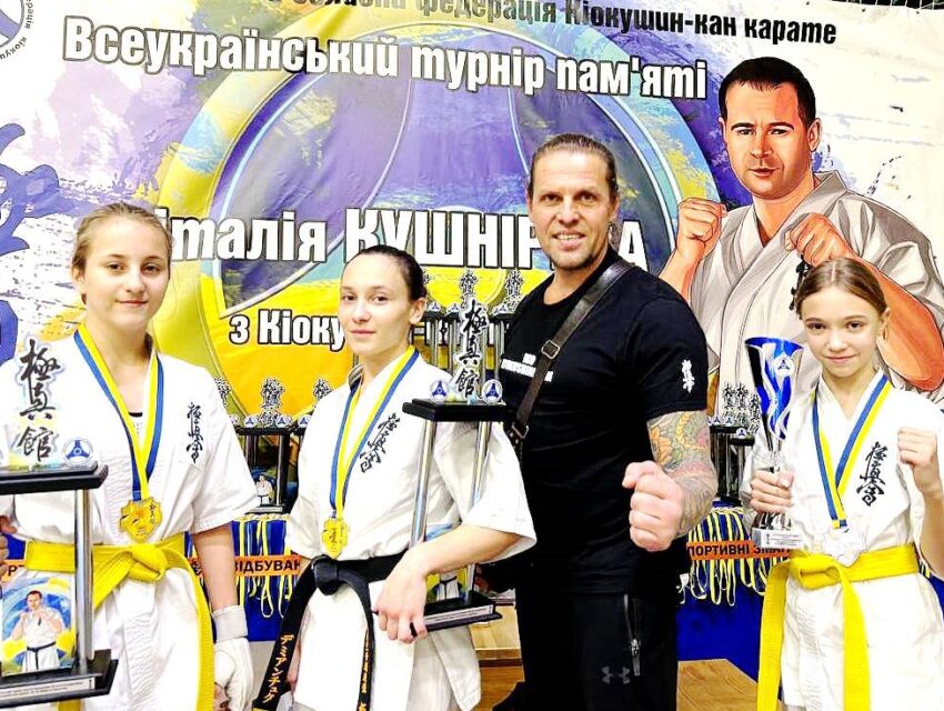 Каратистки з Кам`янського завоювали на турнірі у Тернополі три медалі