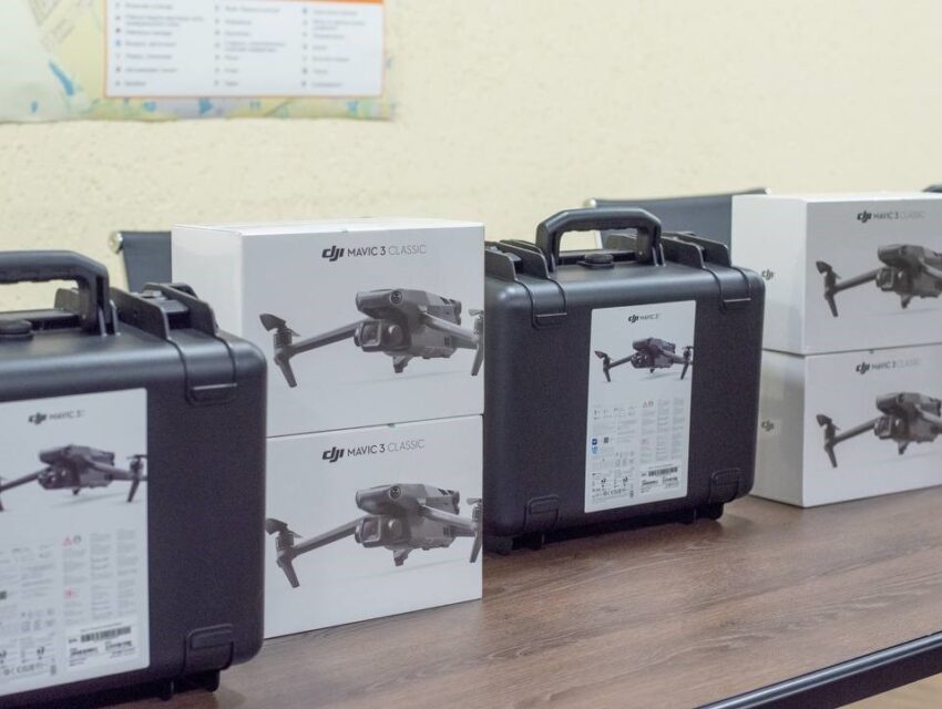 Кам’янське передало військовим квадрокоптери для проведення нічної розвідки
