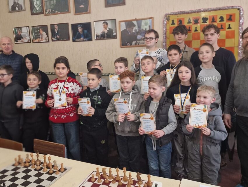 Переможцями шахового турніру у Кам’янському стали Варвара Литвинова і Денис Різник
