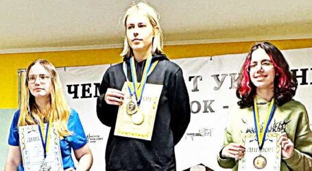 Кам`янчанка Аріна Федорченко стала абсолютною чемпіонкою України з шашок-64