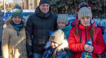 В Кам’янському сьогодні запалили святкові вогні на Новорічній ялинці