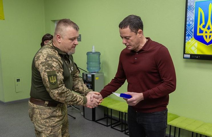 В Кам'янському сьогодні вітали військових та ветеранів - ФОТО