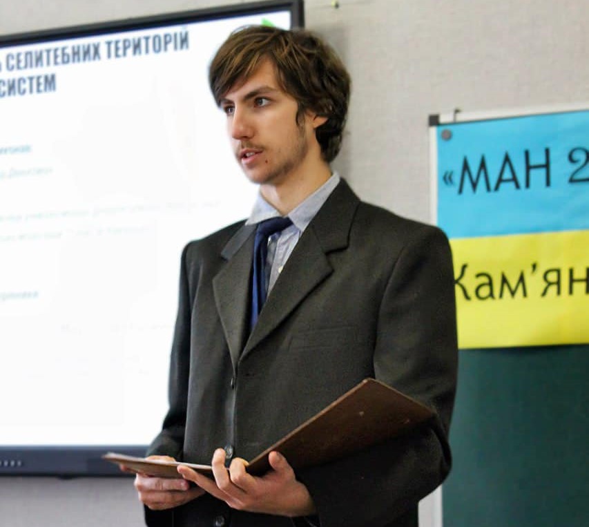Понад 120 проєктів юних науковців з Кам'янського представлятимуть місто на обласному етапі конкурсу Малої академії наук - ФОТО