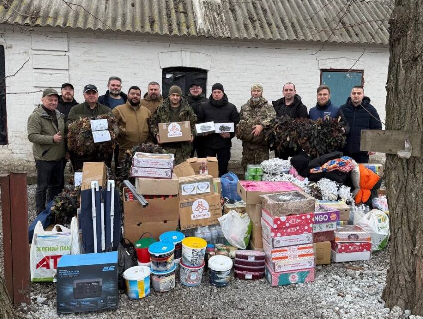 Команда волонтерів з Кам’янського разом с мером відвідала земляків на фронті