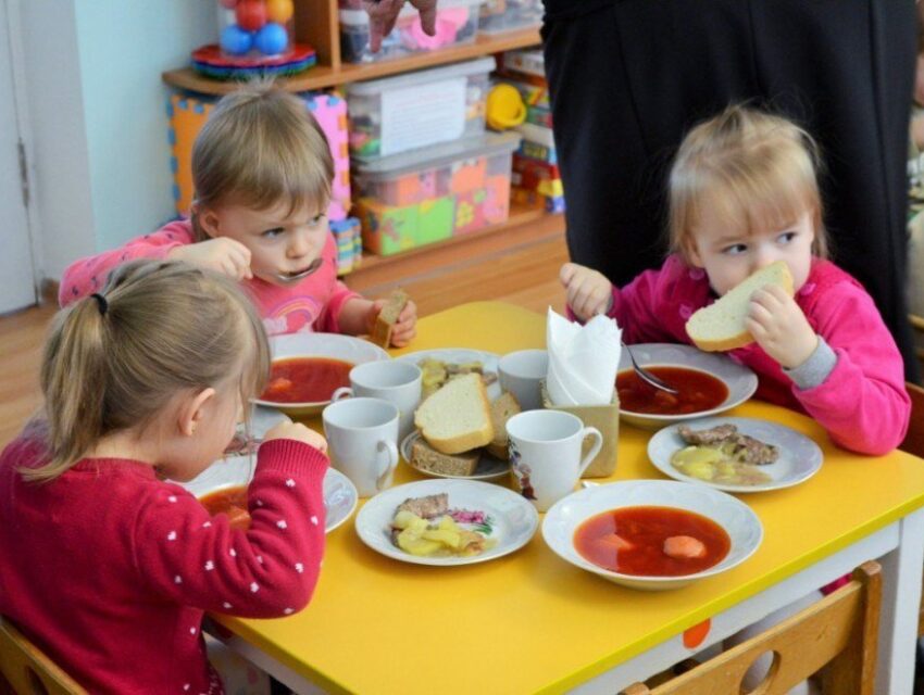 Згідно з законом дитина може перебувати в дитсадку до 11 годин на день: освітня омбудсменка пропонує  чітко унормувати кількість часу