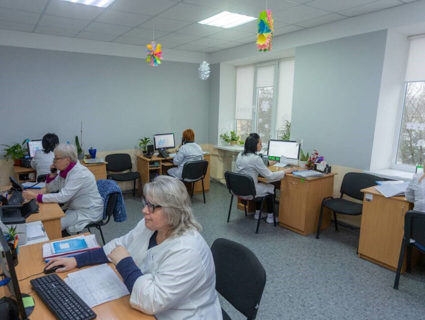 В Кам’янському в рамках програми «Відновлення України» відремонтували один з поверхів амбулаторії на Черемушках