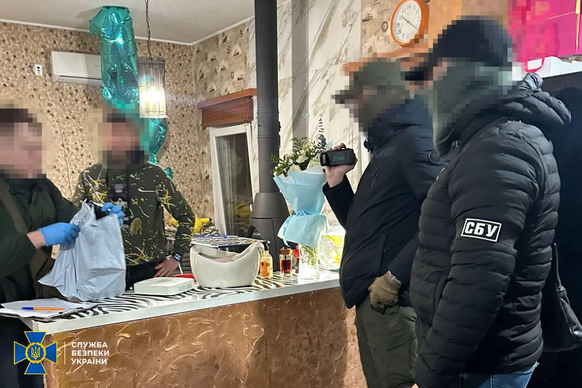 Відомого адвоката з Дніпра, який коригував удари ворога по міста, внаслідок яких загинули люди, затримали під час втечі за кордон - ФОТО