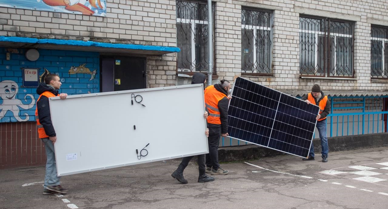 В дошкільних закладах Кам'янського встановлюють сонячні електростанції - ФОТО