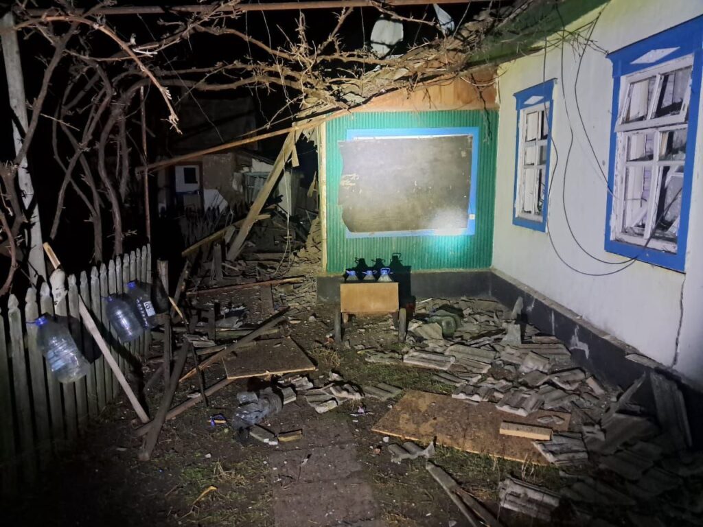 Вночі на Дніпропетровщині внаслідок атаки окупантів постраждали три людини - ФОТО